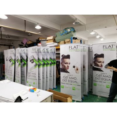 專業定制，品質呈現 深圳戶外噴繪寫真廣告與PVC易拉寶展架海報制作指南